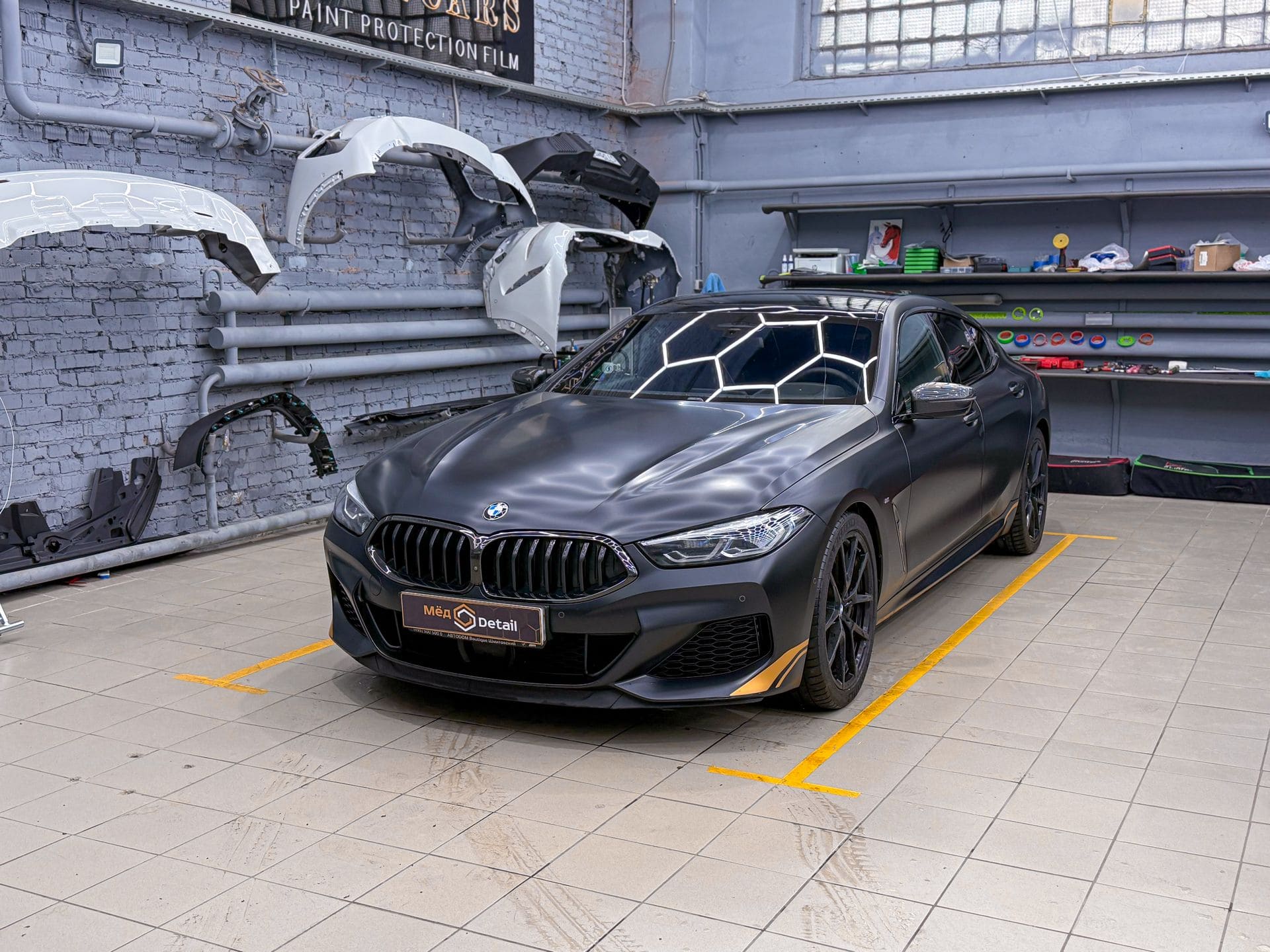 Удаление вмятины без покраски на BMW M8 Gran Coupe