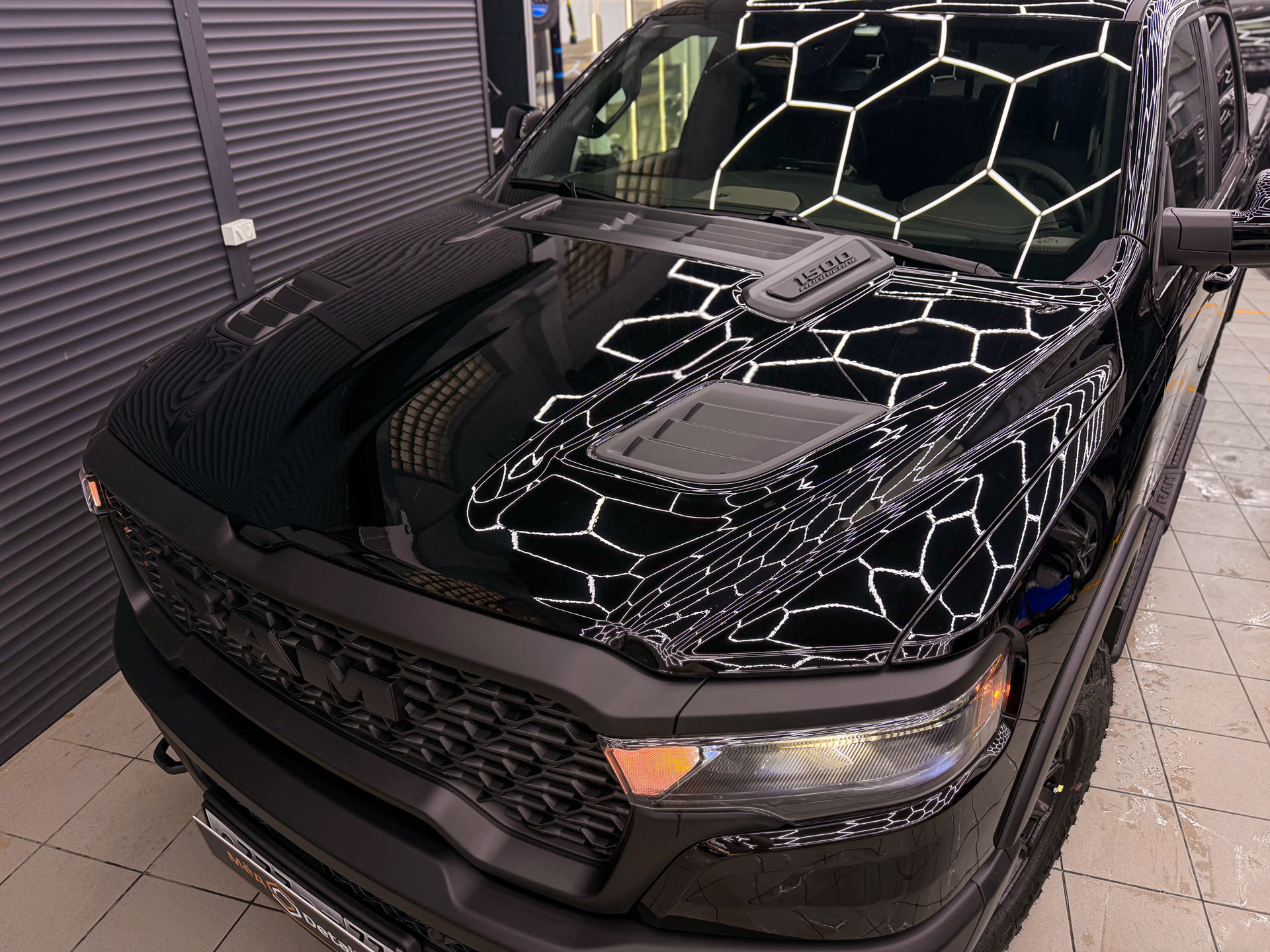 Комплексная защита Dodge Ram Rebel: полиуретановая плёнка, сохранение фирменного стиля и подготовка к любым дорогам