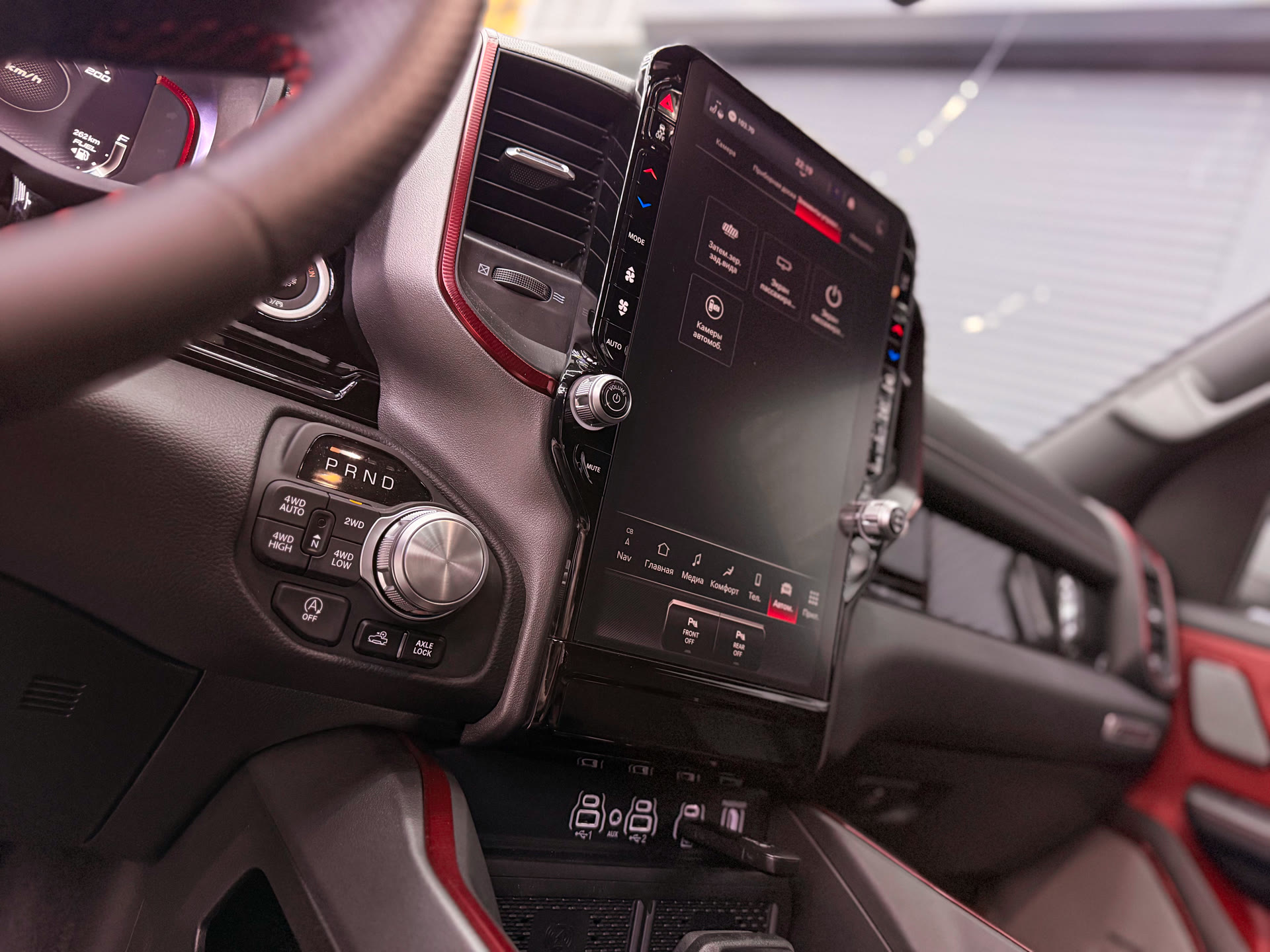 Комплексная защита Dodge Ram Rebel: полиуретановая плёнка, сохранение фирменного стиля и подготовка к любым дорогам