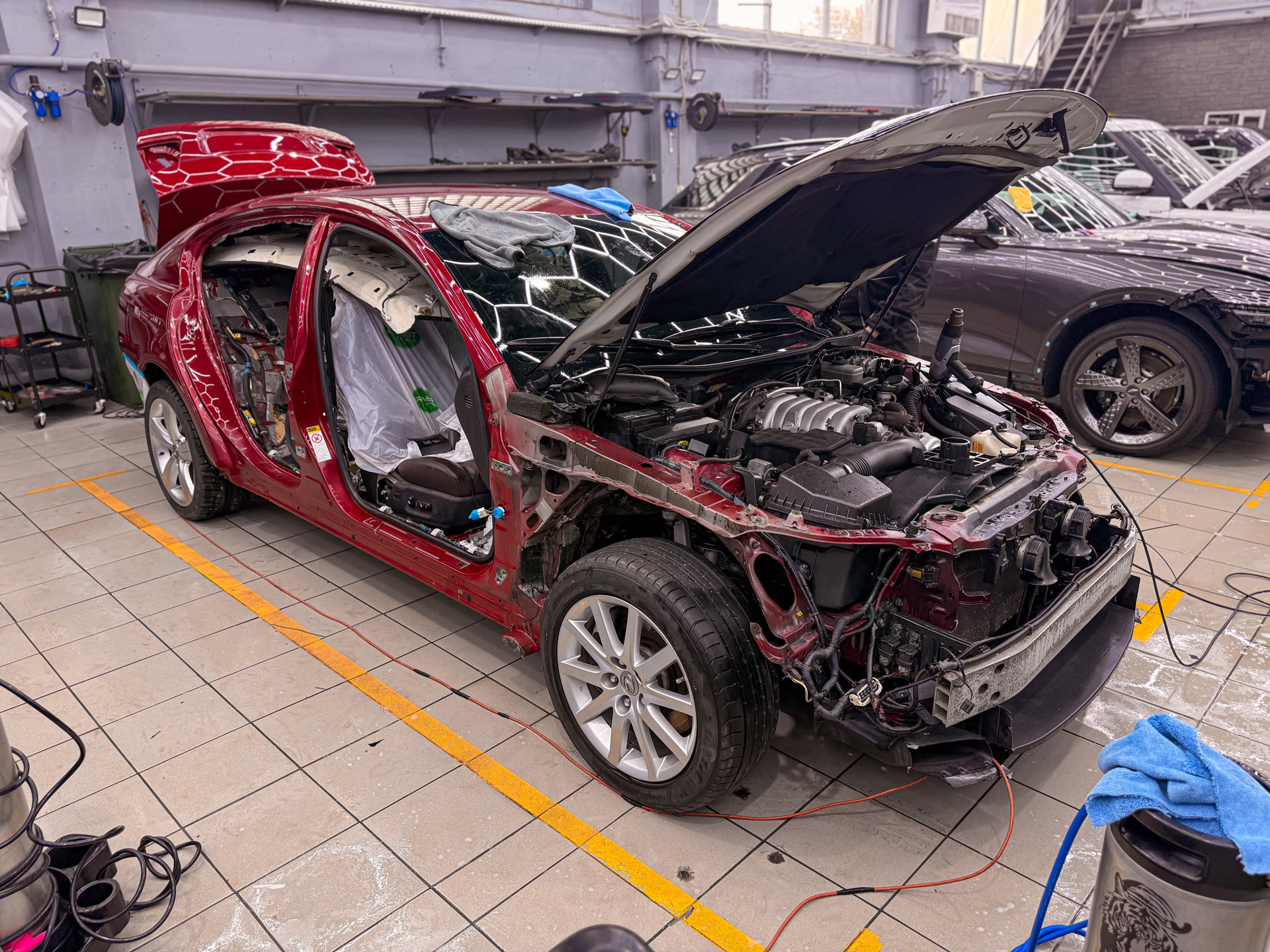 Смена цвета Lexus GS 430: чёрный полиуретан и новый взгляд на автомобиль с историей