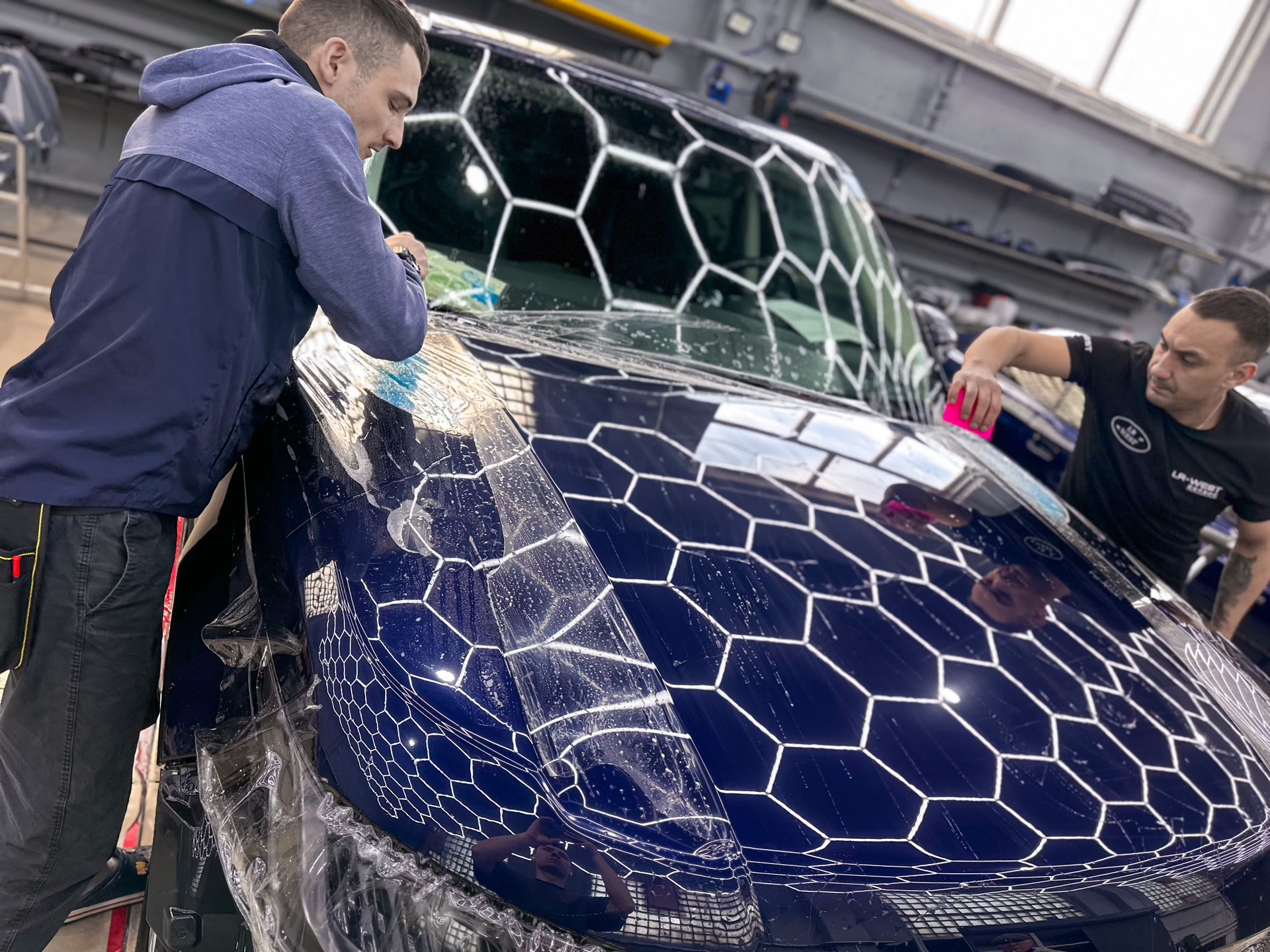 Восстановление Range Rover Sport: замена старой плёнки, полировка кузова и защита керамикой