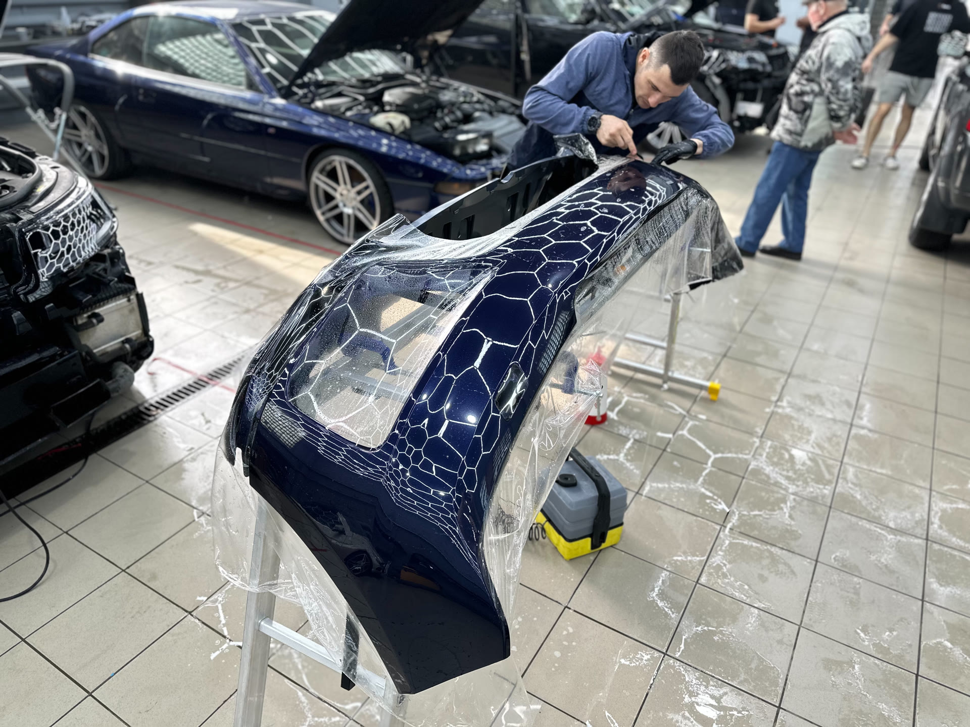 Восстановление Range Rover Sport: замена старой плёнки, полировка кузова и защита керамикой