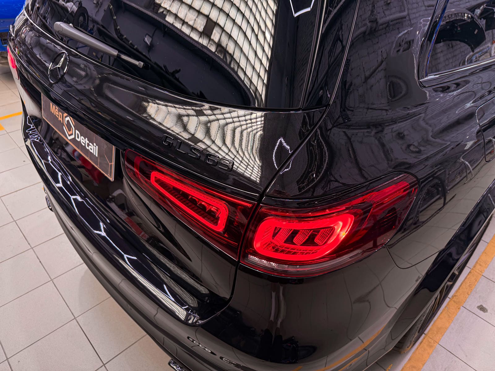 Антихром Mercedes-Benz GLS 63 — больше характера и агрессии — после защиты глянцевых элементов, кадр 15
