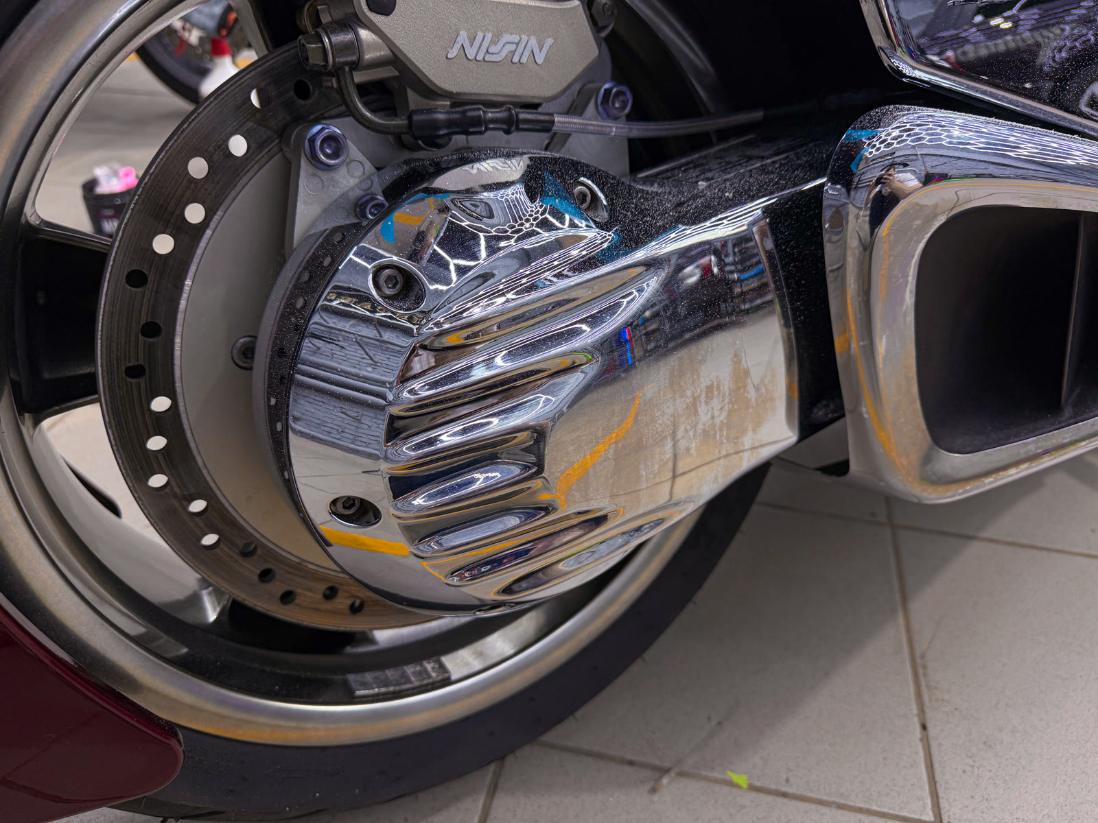 Детейлинг-полировка Honda Valkyrie Rune — после защиты глянцевых элементов, кадр 15