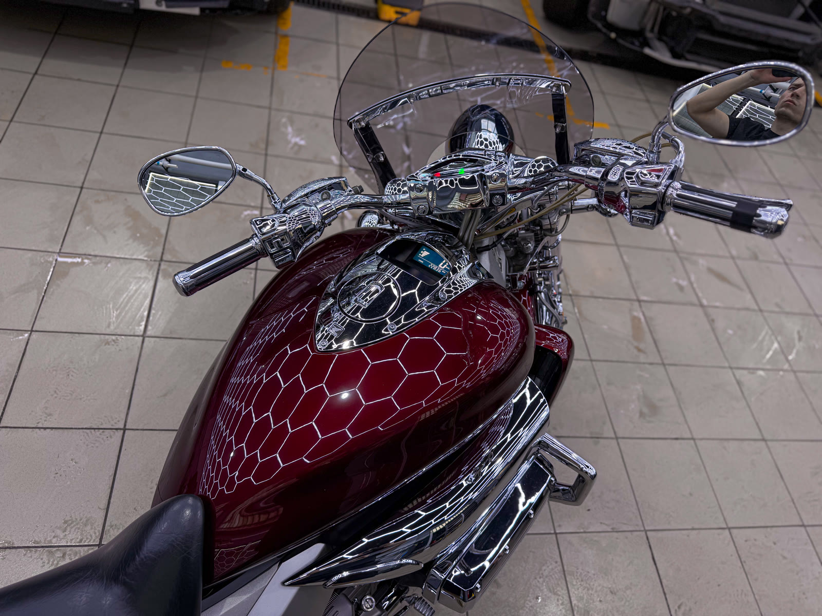 Детейлинг-полировка Honda Valkyrie Rune — после защиты глянцевых элементов, кадр 26
