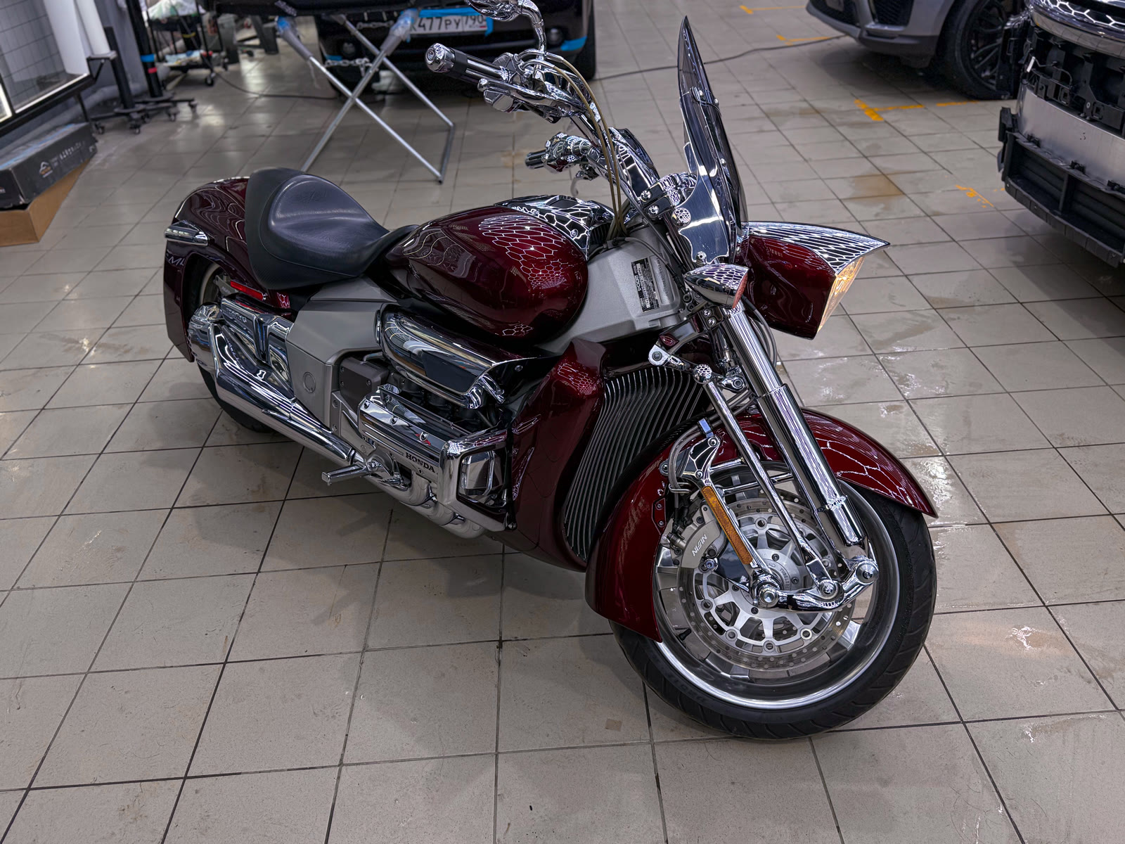 Детейлинг-полировка Honda Valkyrie Rune — после защиты глянцевых элементов, кадр 27