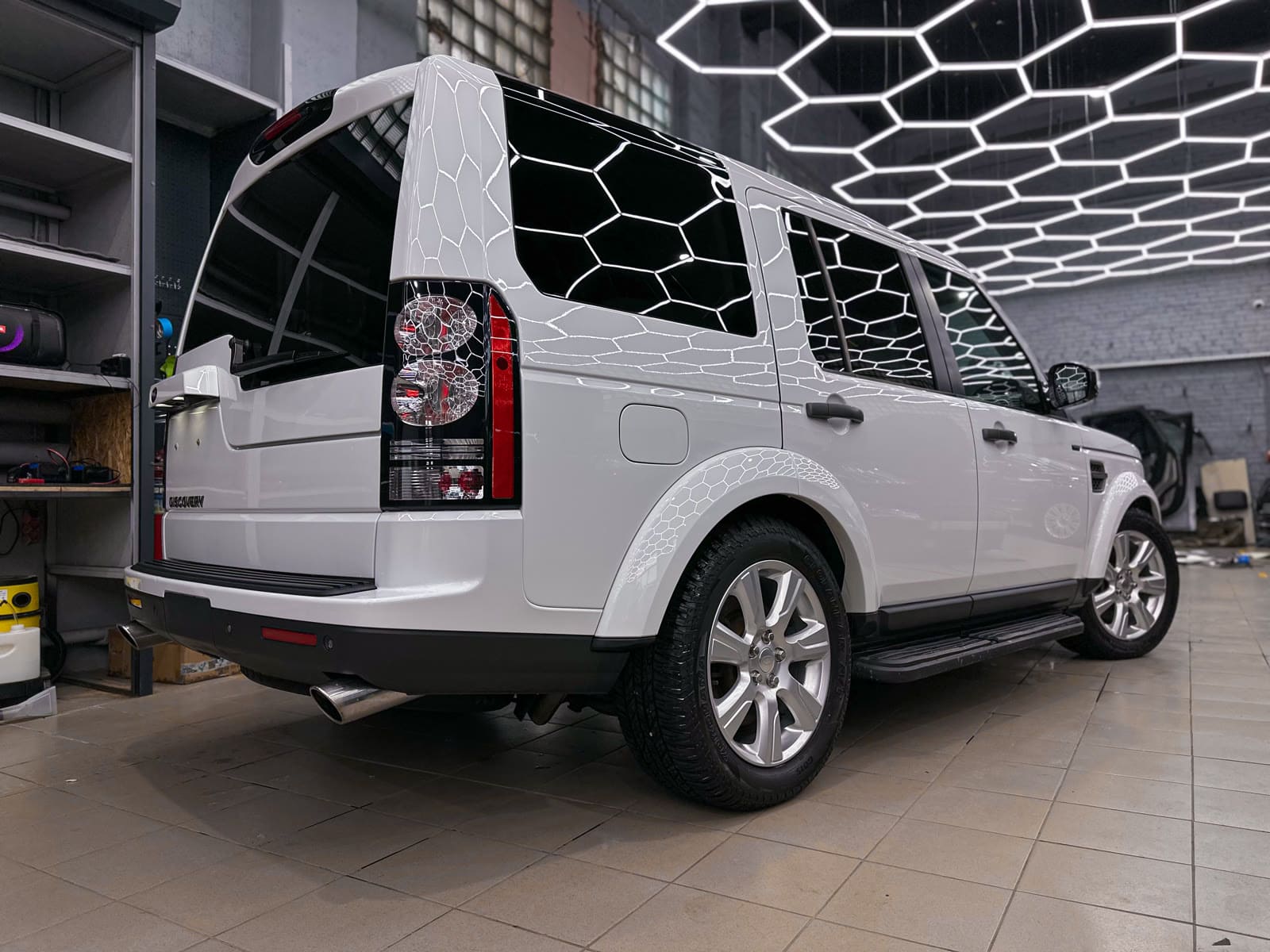 Комплексный детейлинг Land Rover Discovery 4 — после защиты глянцевых элементов, кадр 8