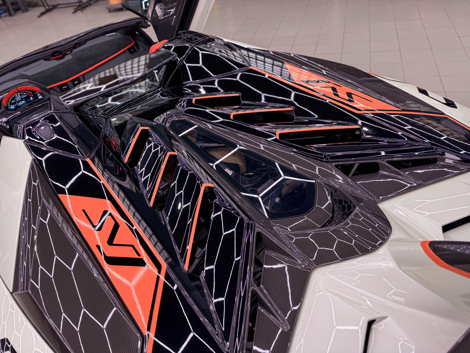 задняя часть Lamborghini Aventador SVJ 63 после работ