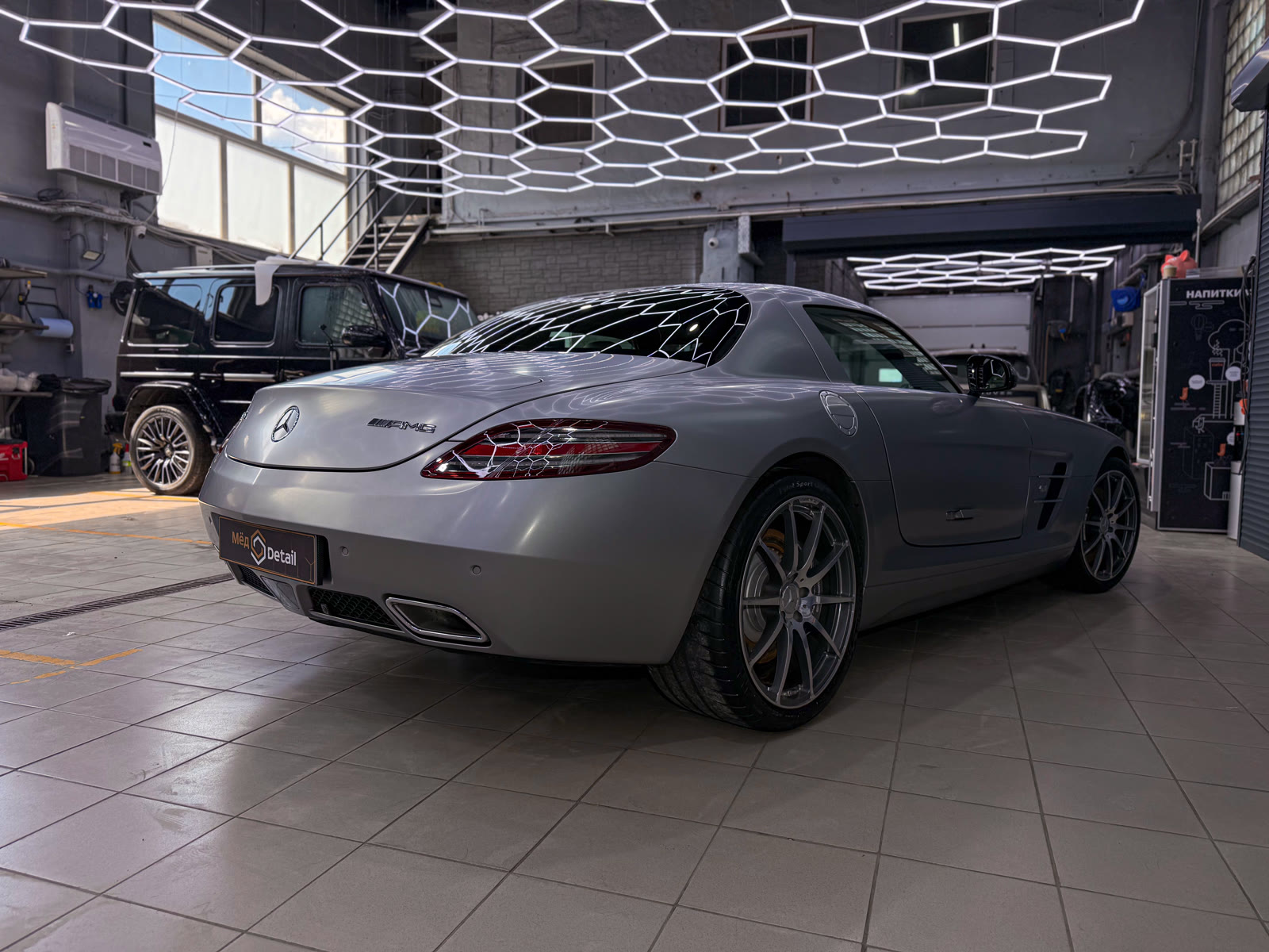 Mercedes-AMG SLS после завершения работ в студии Мёд Detail