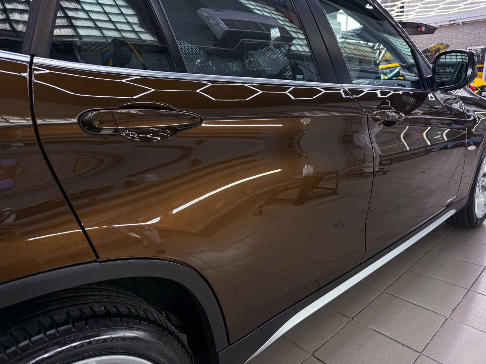 Полировка и химчистка BMW X1 — после защиты глянцевых элементов, кадр 12