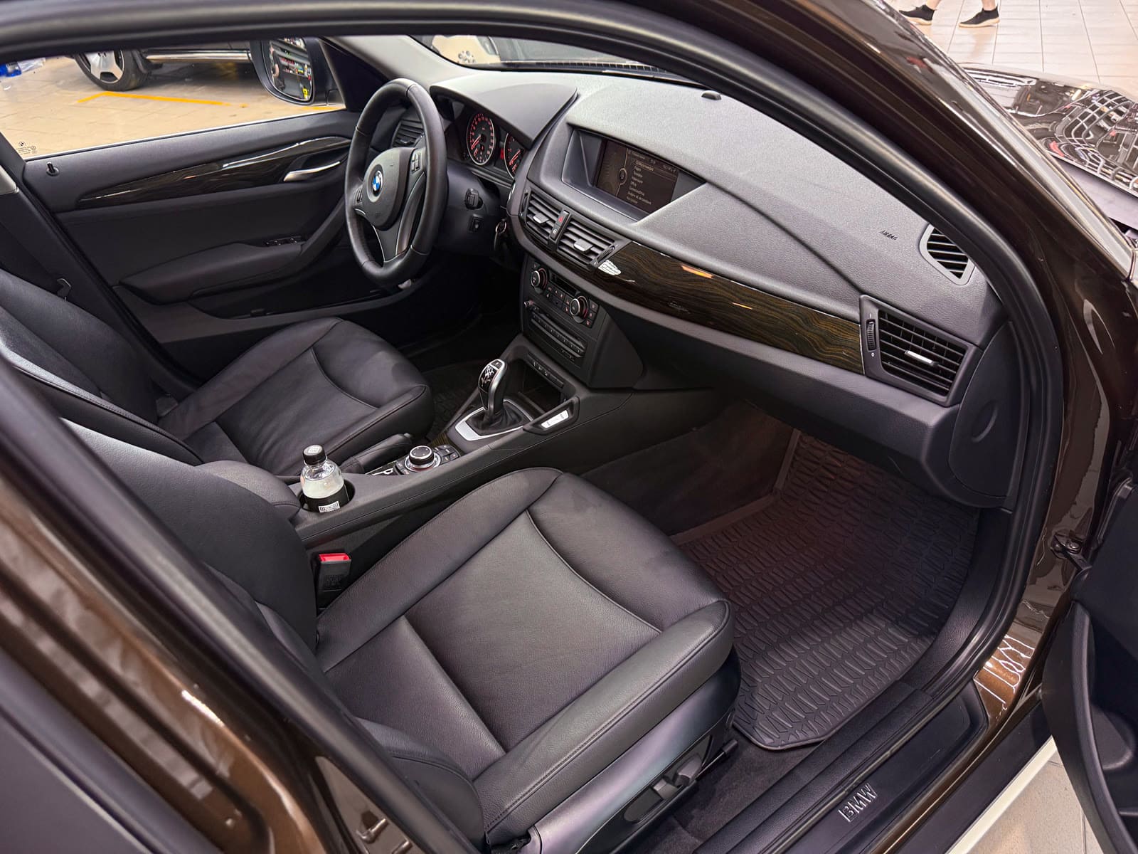 Полировка и химчистка BMW X1 — после защиты глянцевых элементов, кадр 21