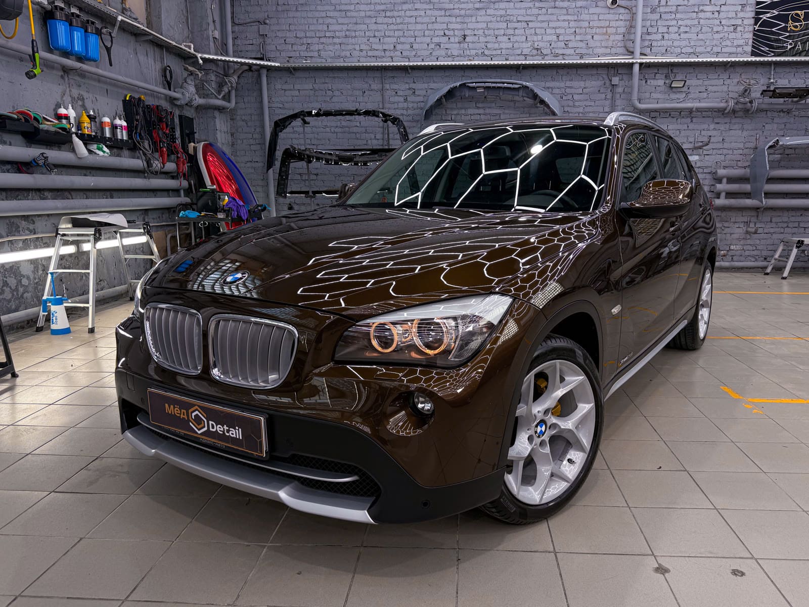 Полировка и химчистка BMW X1 — после защиты глянцевых элементов, кадр 22