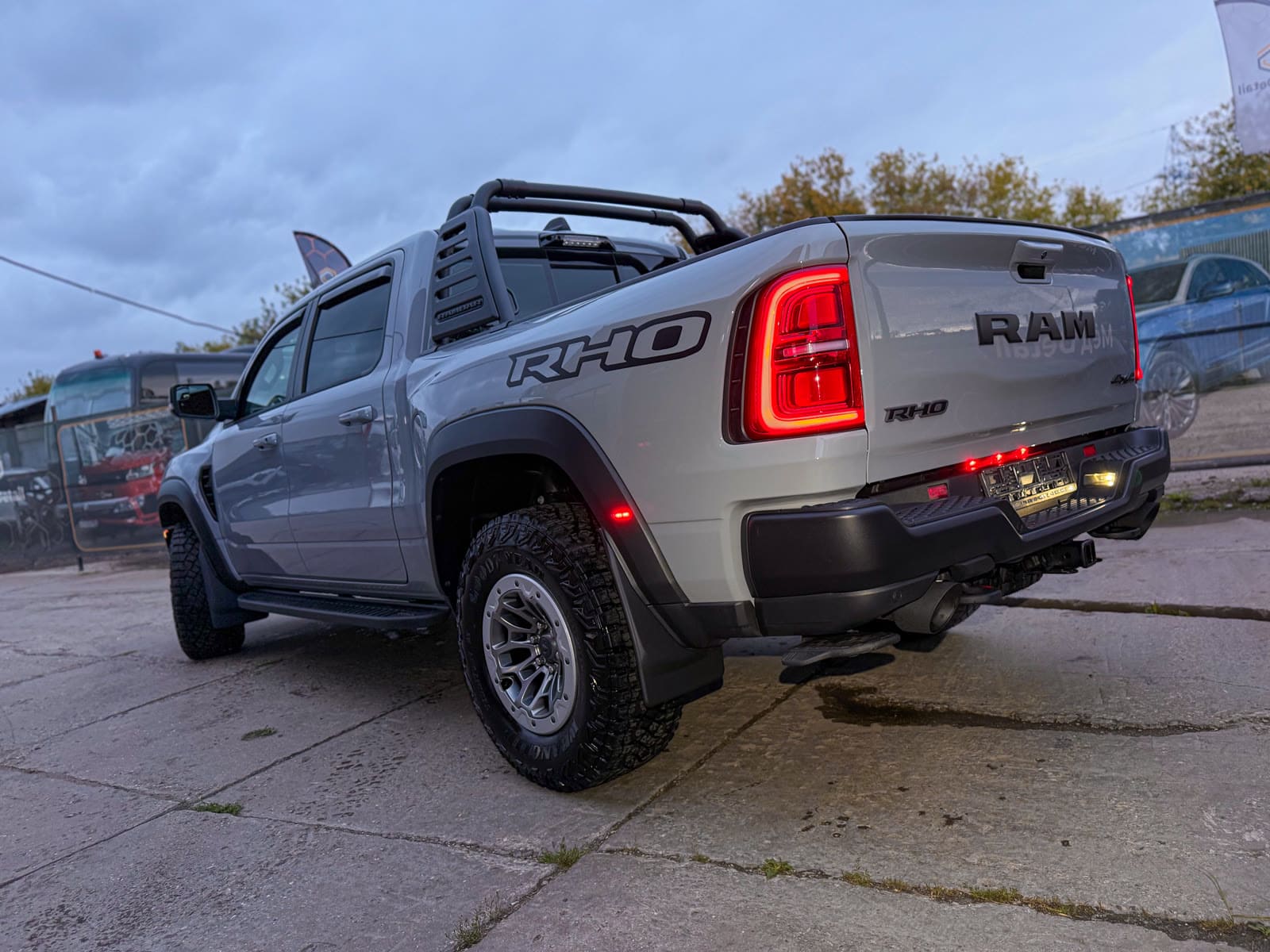 Dodge Ram RHO в цвете Nardo Grey — после защиты глянцевых элементов, кадр 15