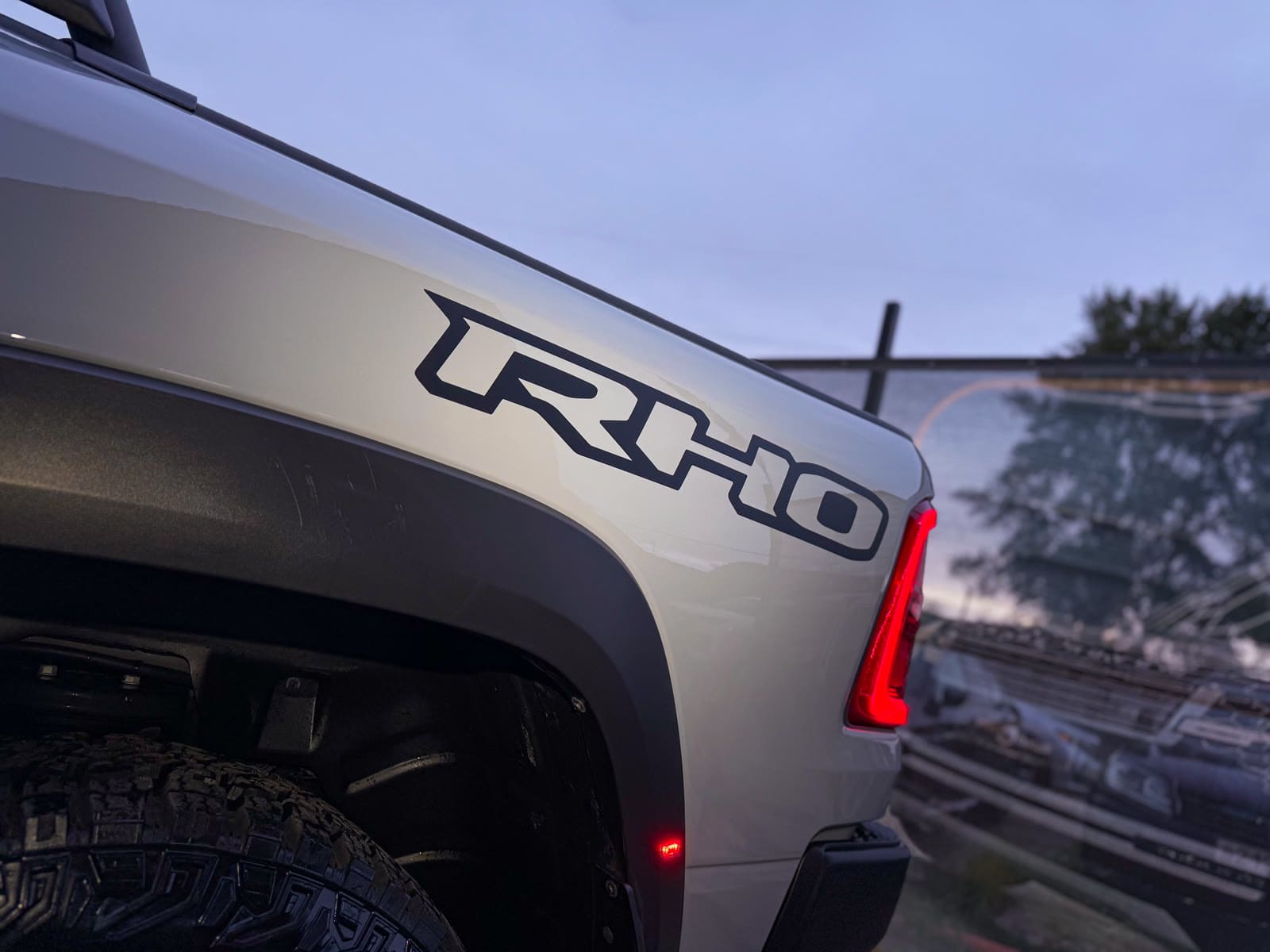 Dodge Ram RHO в цвете Nardo Grey — после защиты глянцевых элементов, кадр 18
