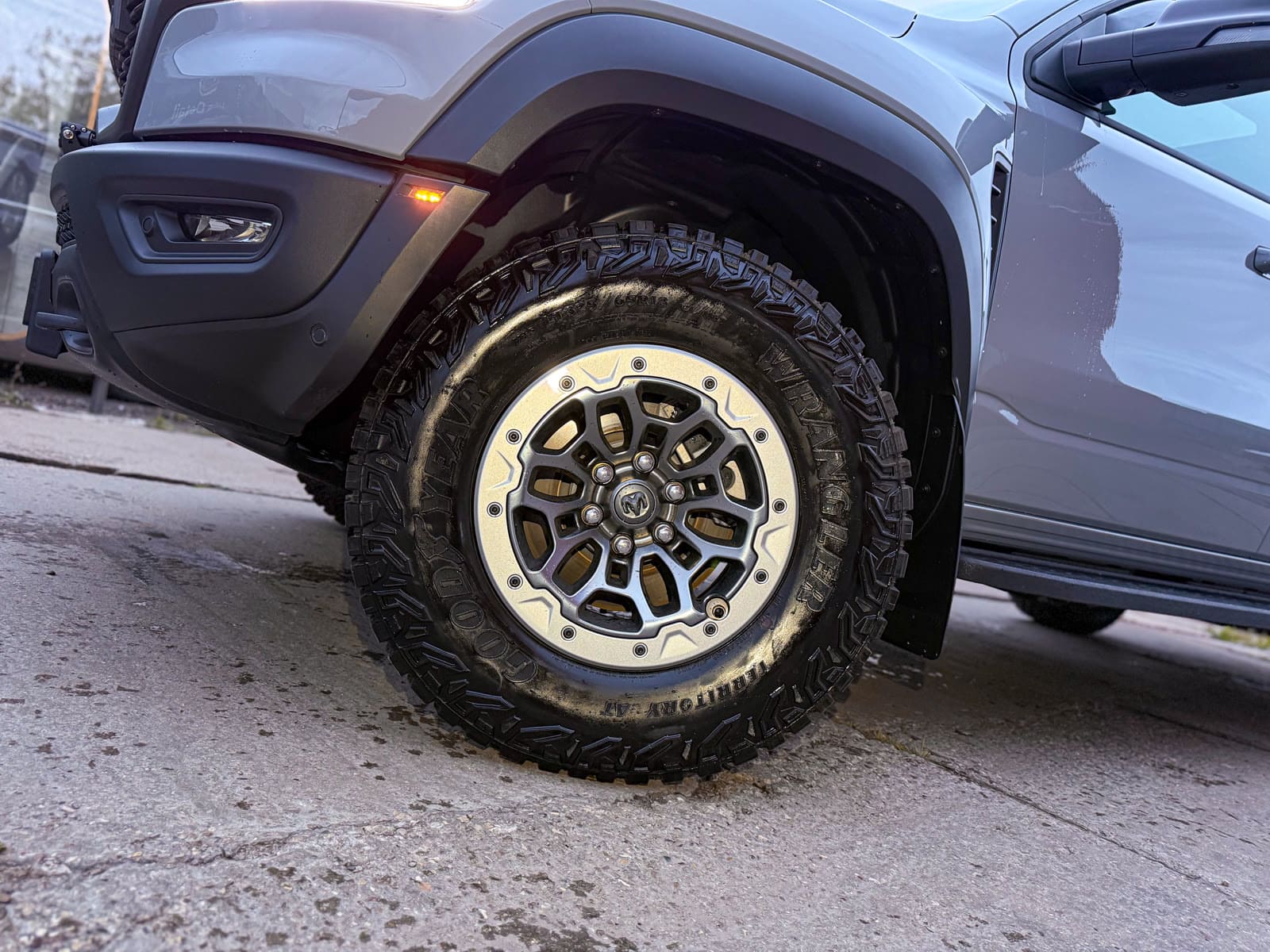 Dodge Ram RHO в цвете Nardo Grey — после защиты глянцевых элементов, кадр 19