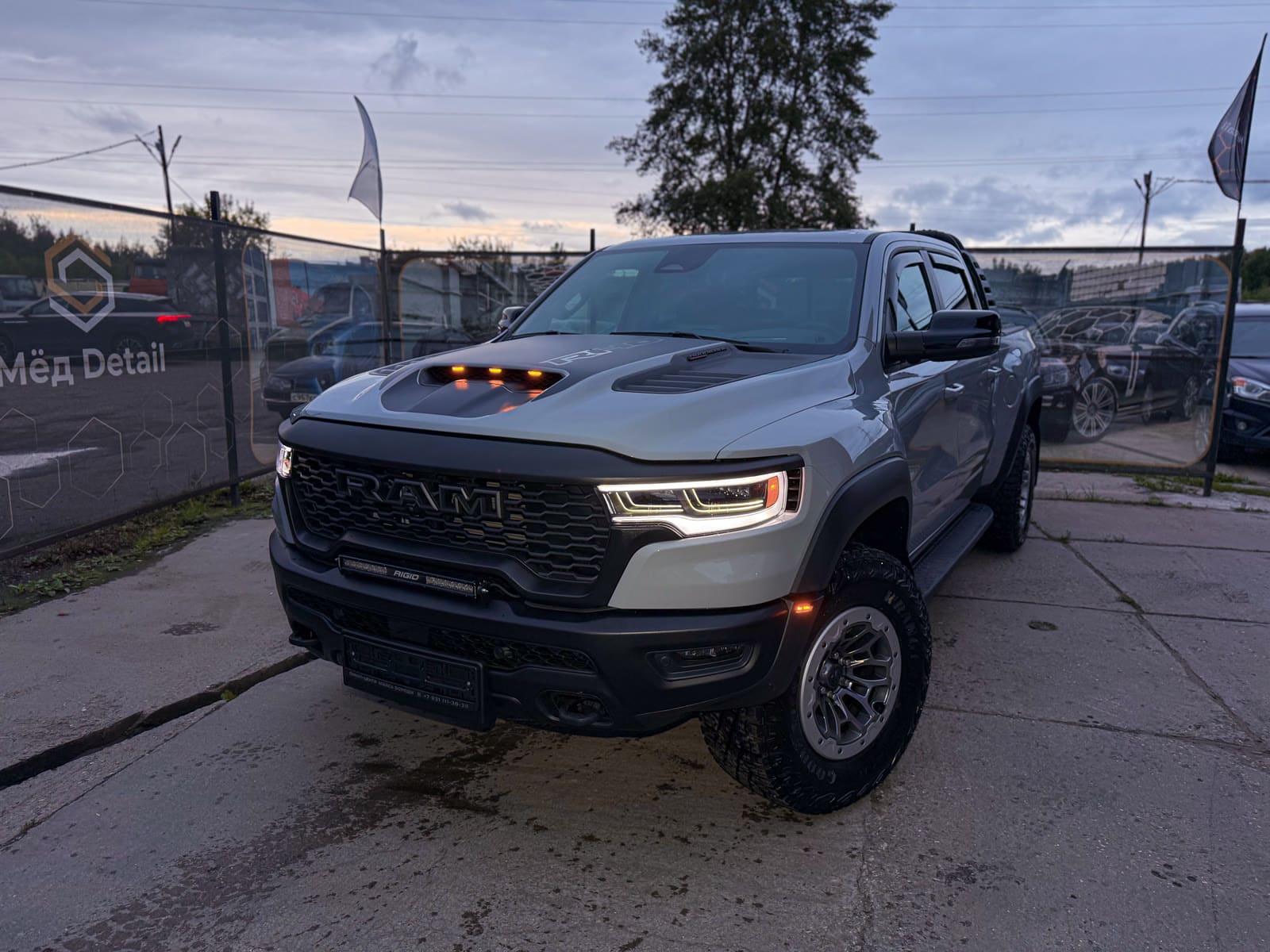 Dodge Ram RHO в цвете Nardo Grey — после защиты глянцевых элементов, кадр 20