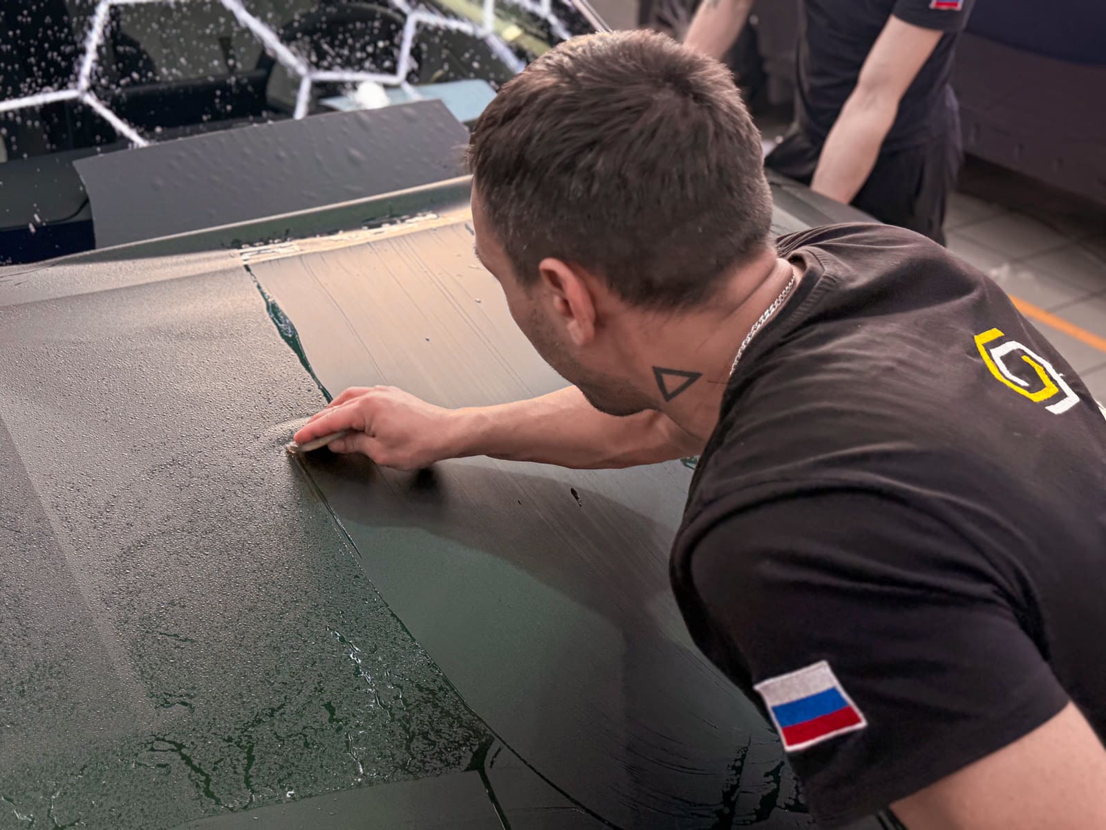 Матовая оклейка Zeekr GT — после защиты глянцевых элементов, кадр 7