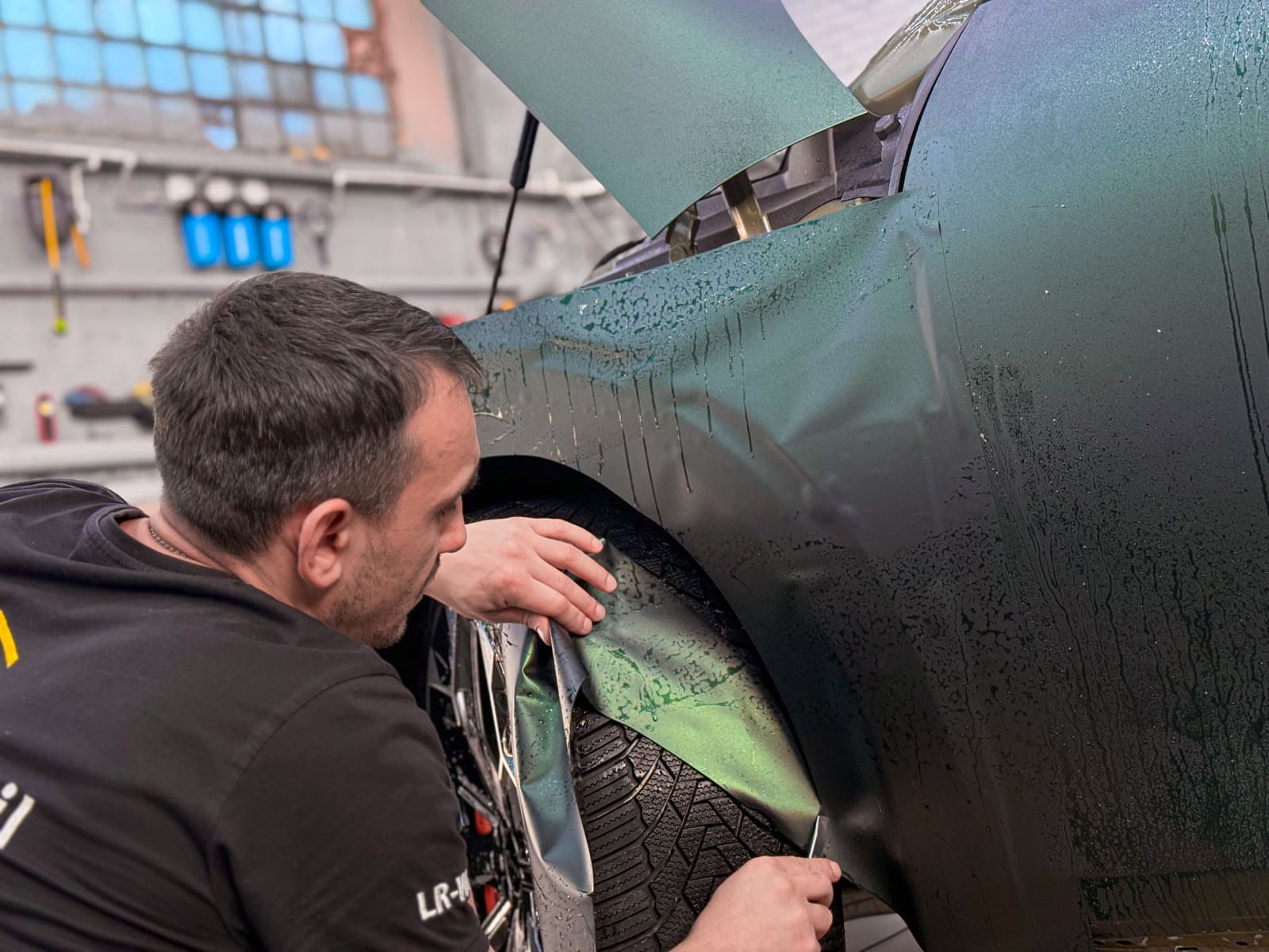 Матовая оклейка Zeekr GT — после защиты глянцевых элементов, кадр 9